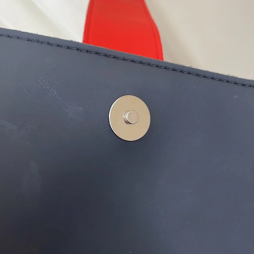 O Bag - Small Classic Backpack - Black - Picture 7 of 10